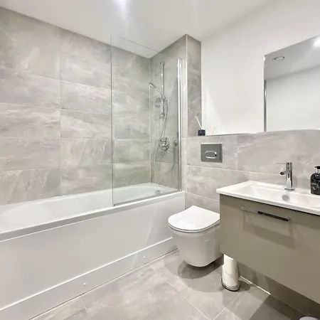 Luxury 2 Bedroom With Free Use Of Onsite Gym York