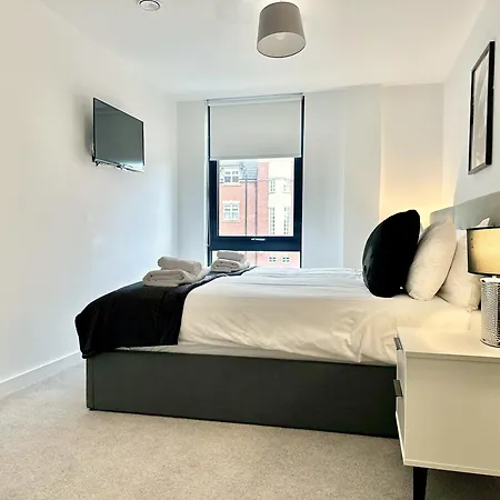 Luxury 2 Bedroom With Free Use Of Onsite Gym Apartment York