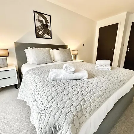 Apartment Luxury 2 Bedroom With Free Use Of Onsite Gym