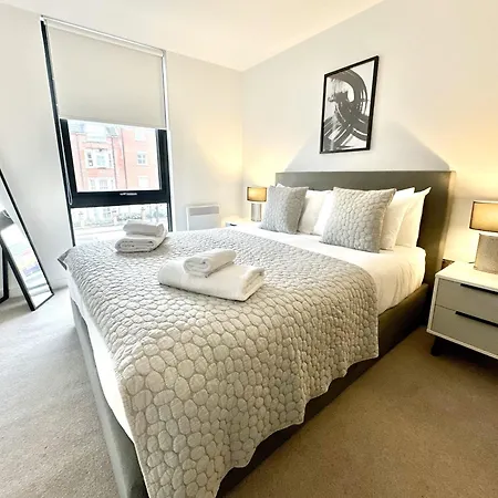 Luxury 2 Bedroom With Free Use Of Onsite Gym Apartman *